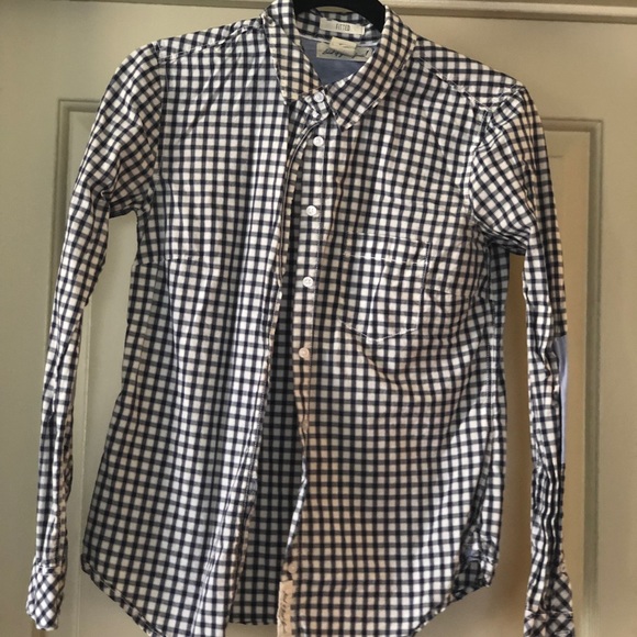 Button down - Picture 1 of 1
